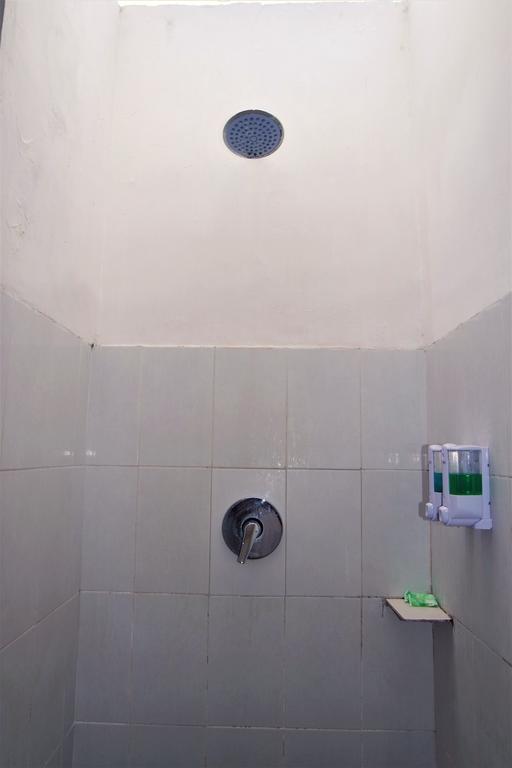 杜鲁帕迪平房酒店 吉利特拉旺安 外观 照片